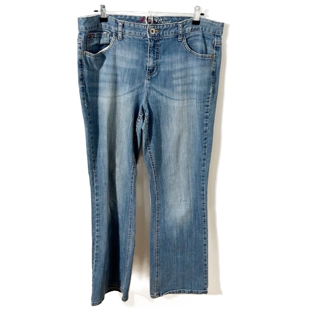 Tommy Hilfiger Hope Boot Cut Denim Jeans Fading Medium Wash Five Pocket Styling